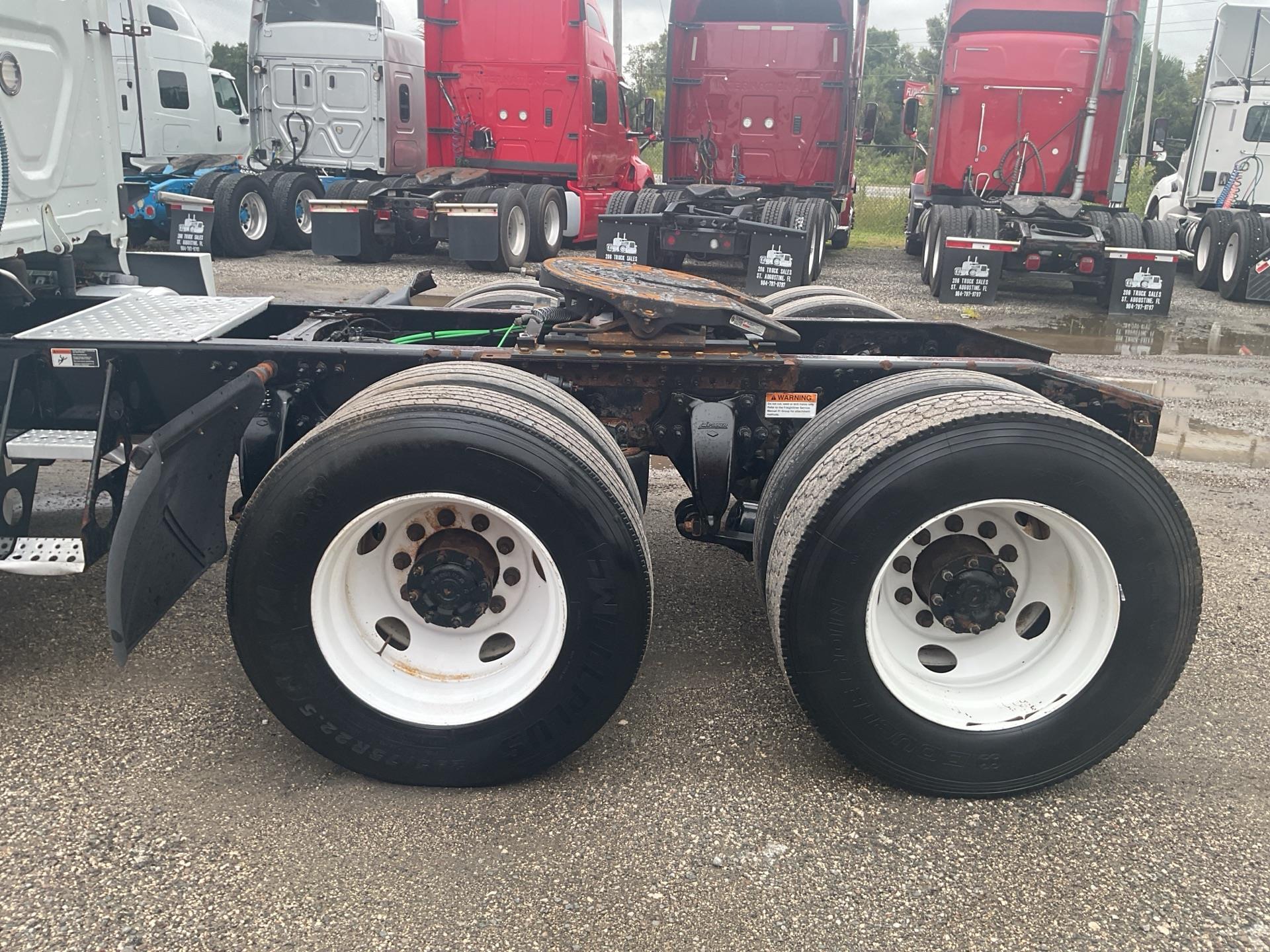 2019 Freightliner Cascadia 126