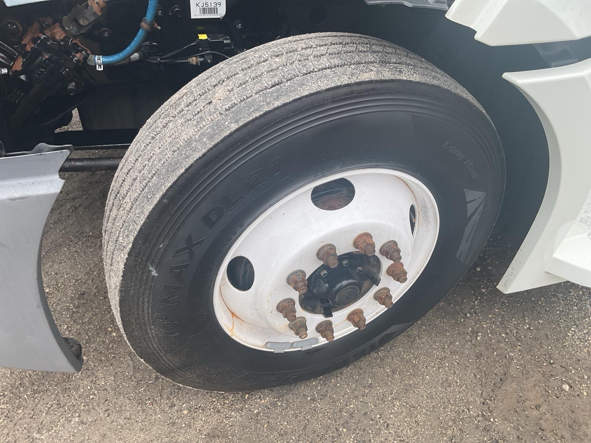 2019 Freightliner Cascadia 126