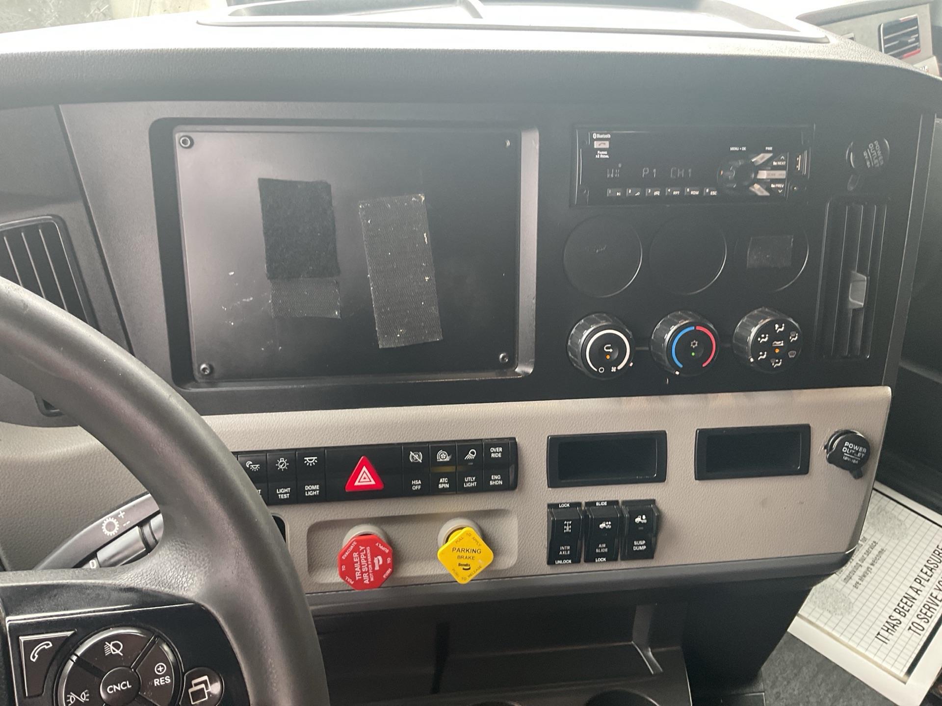 2019 Freightliner Cascadia 126