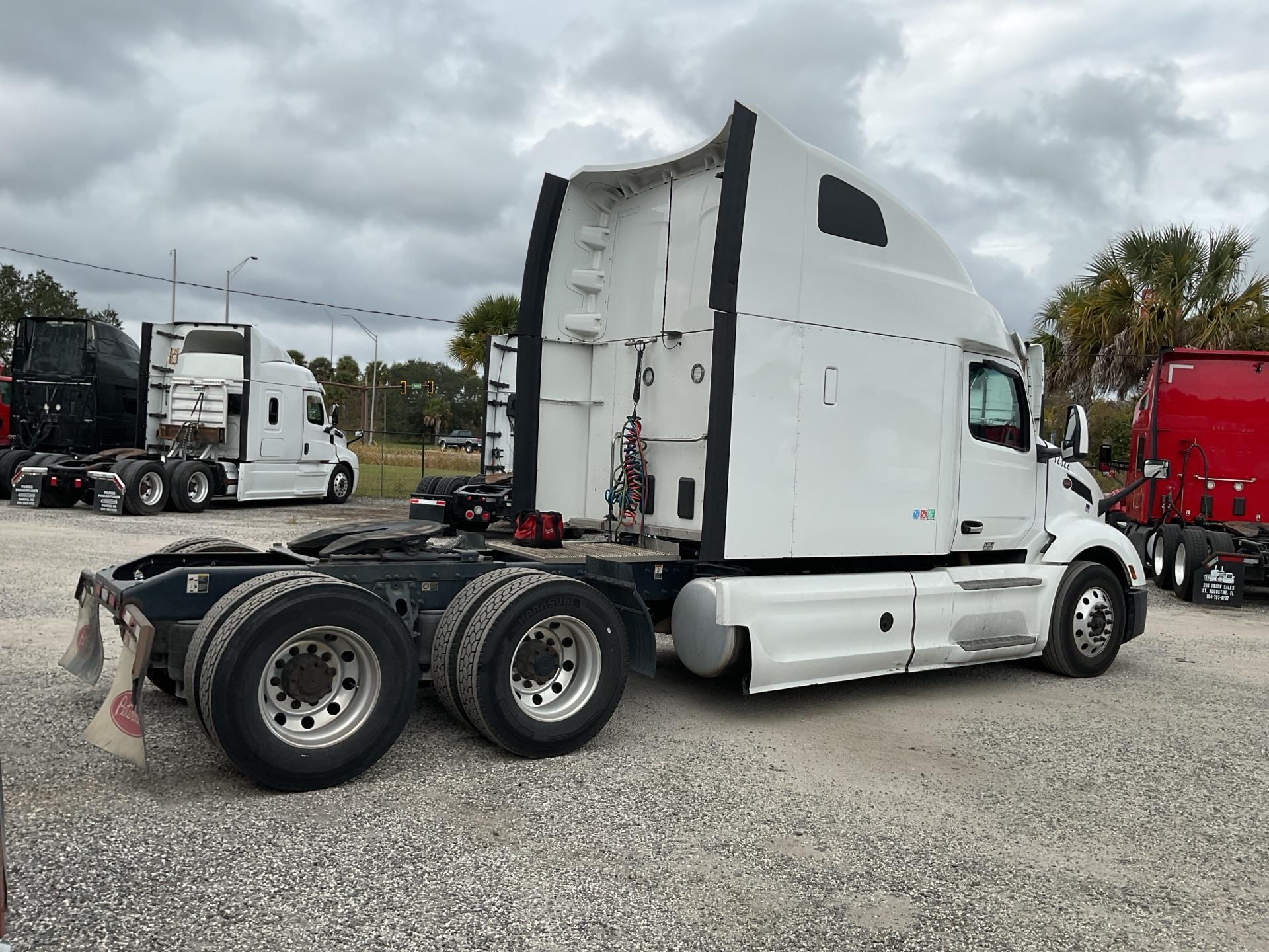 2023 Peterbilt 579