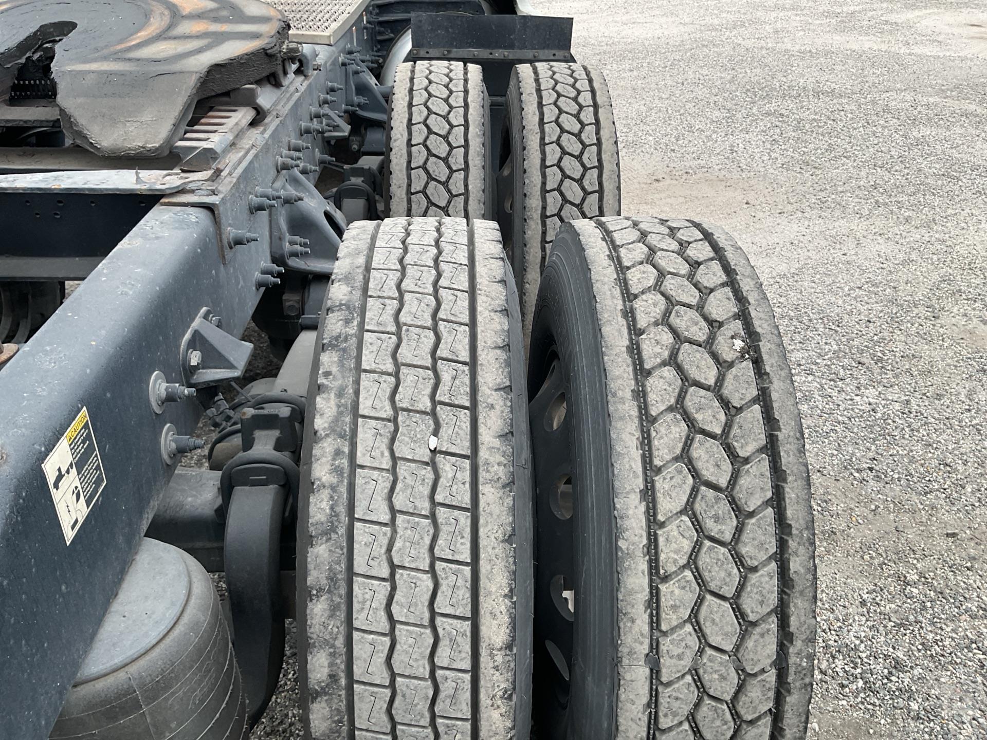 2023 Peterbilt 579