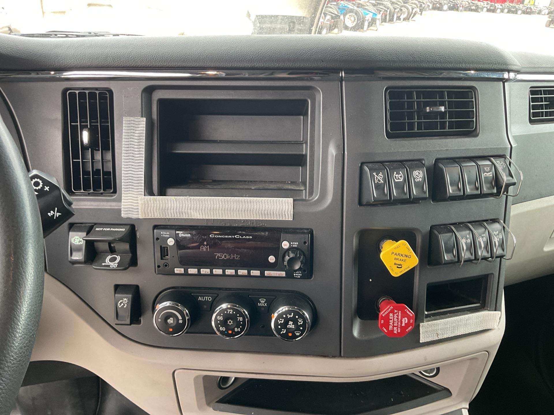 2023 Peterbilt 579