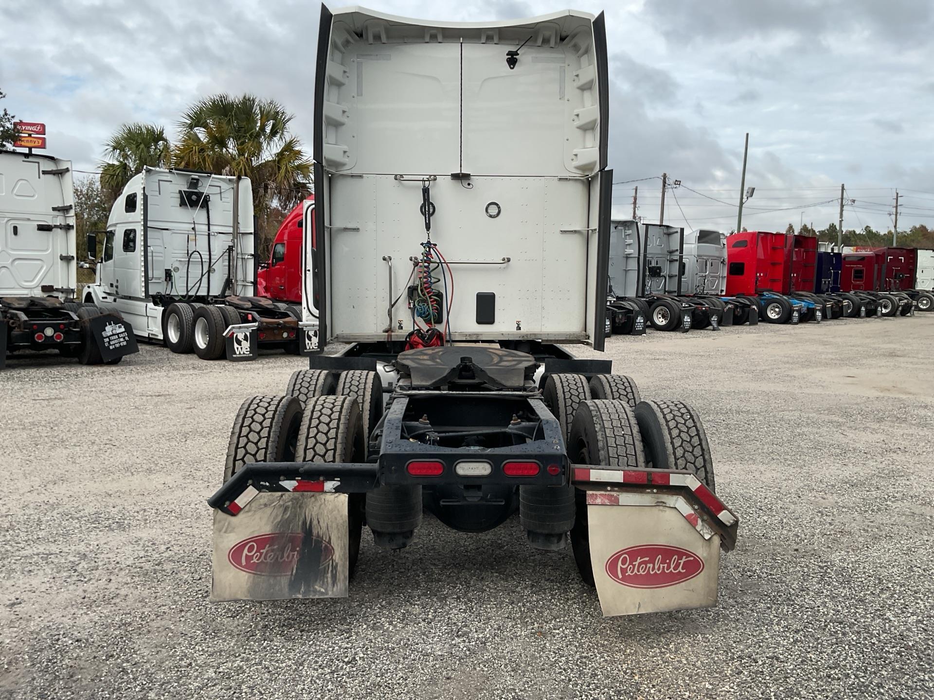 2023 Peterbilt 579