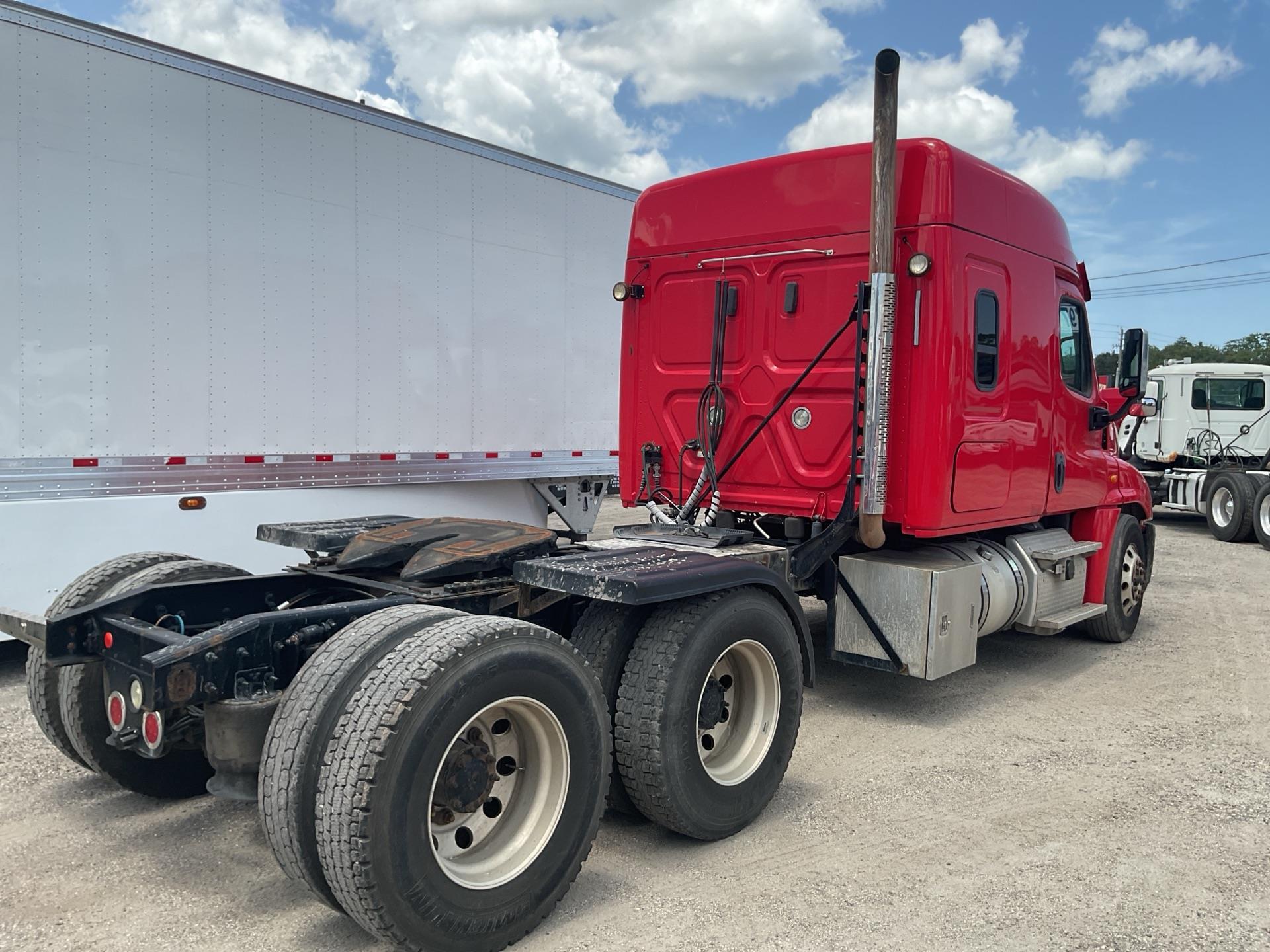 2018 Freightliner Cascadia 125