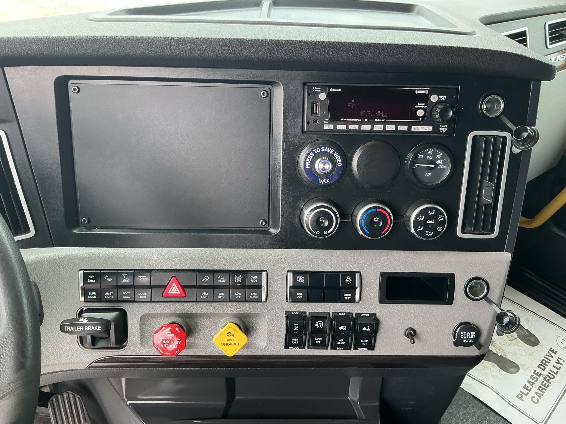 2022 Freightliner Cascadia 126