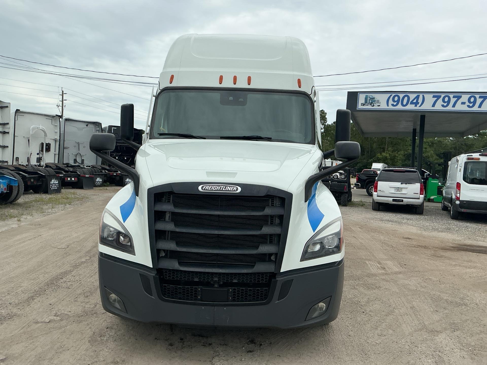2022 Freightliner Cascadia 126