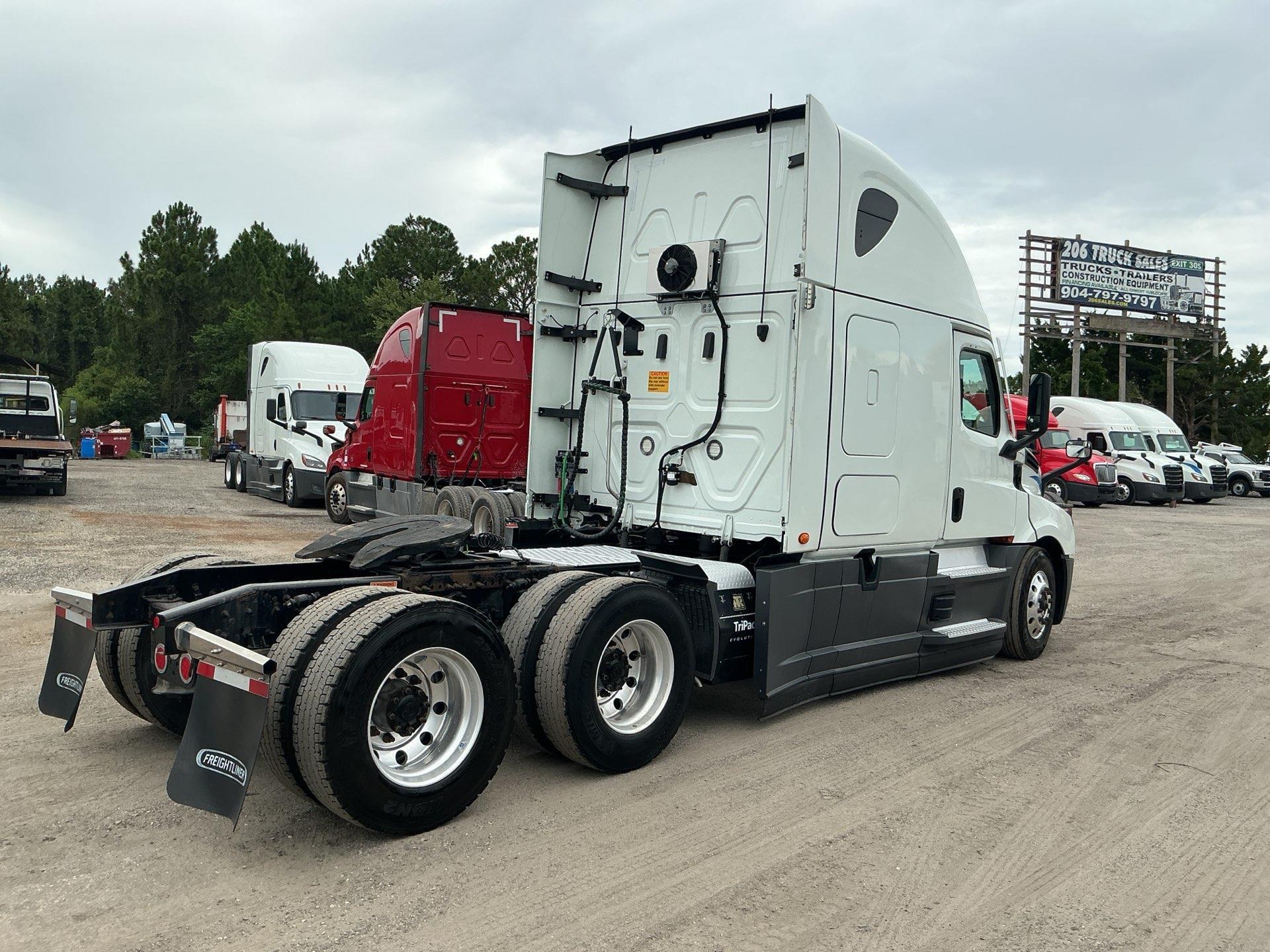 2022 Freightliner Cascadia 126