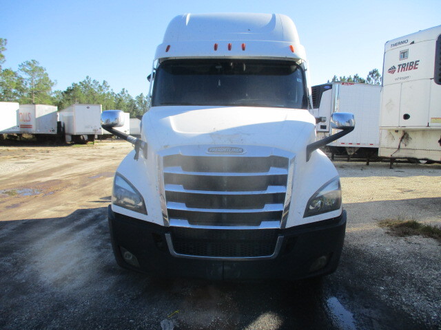 2020 Freightliner Cascadia 126