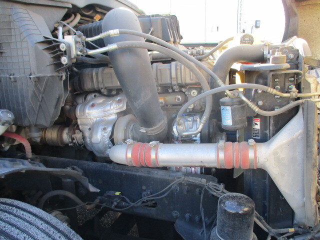 2020 Freightliner Cascadia 126