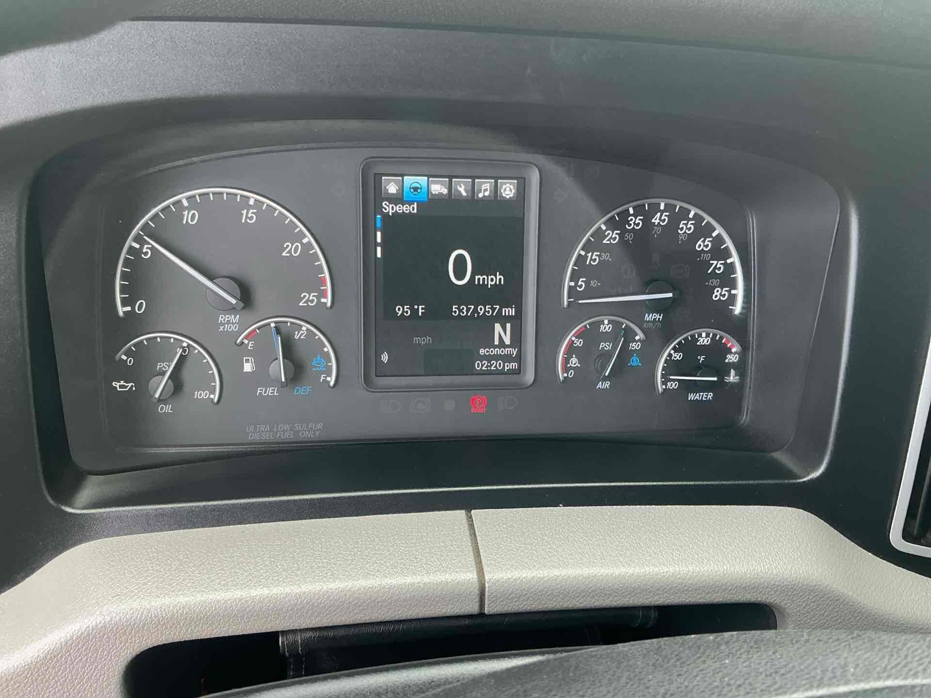 2022 Freightliner CASCADIA 126
