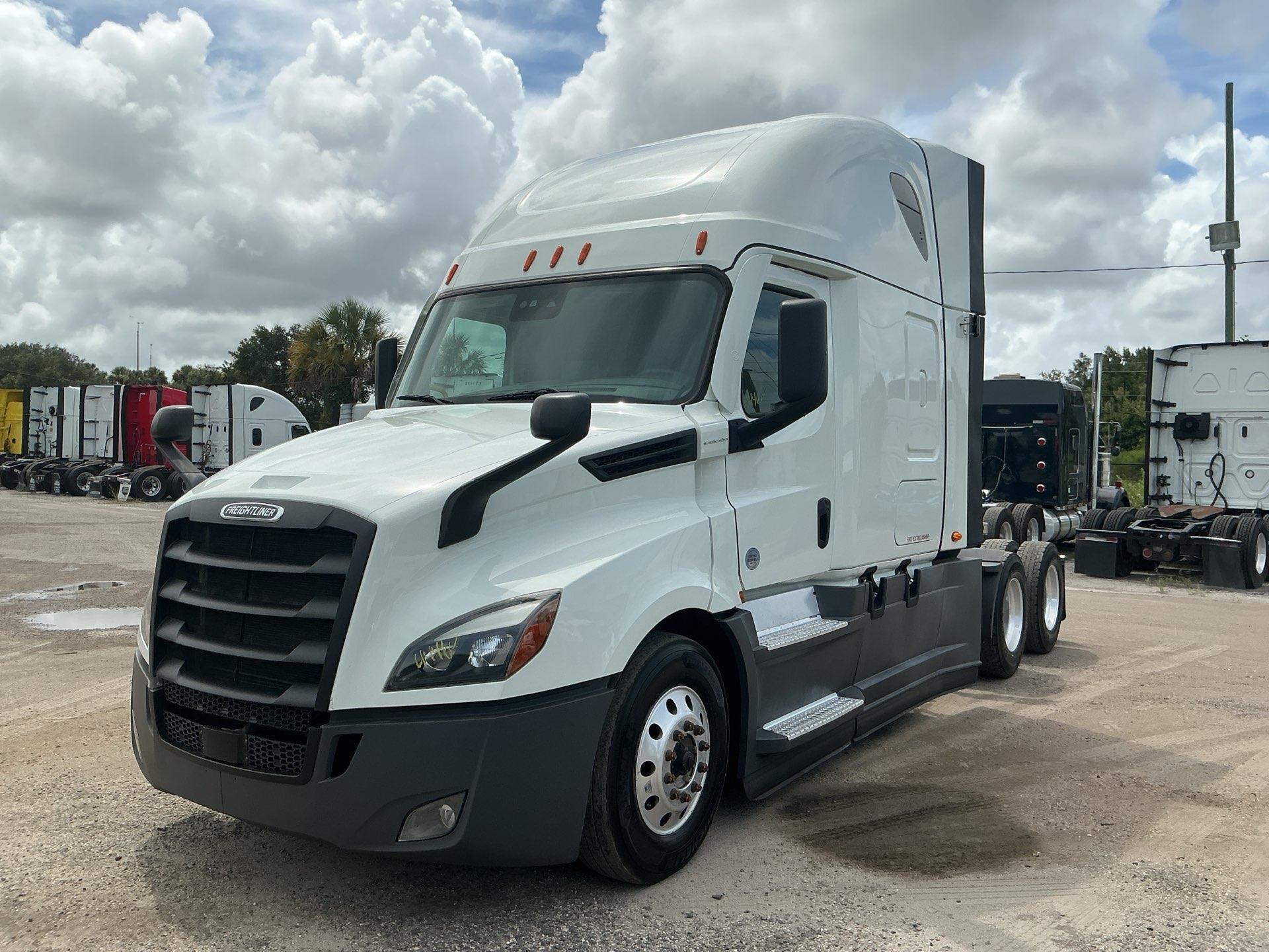 2022 Freightliner CASCADIA 126