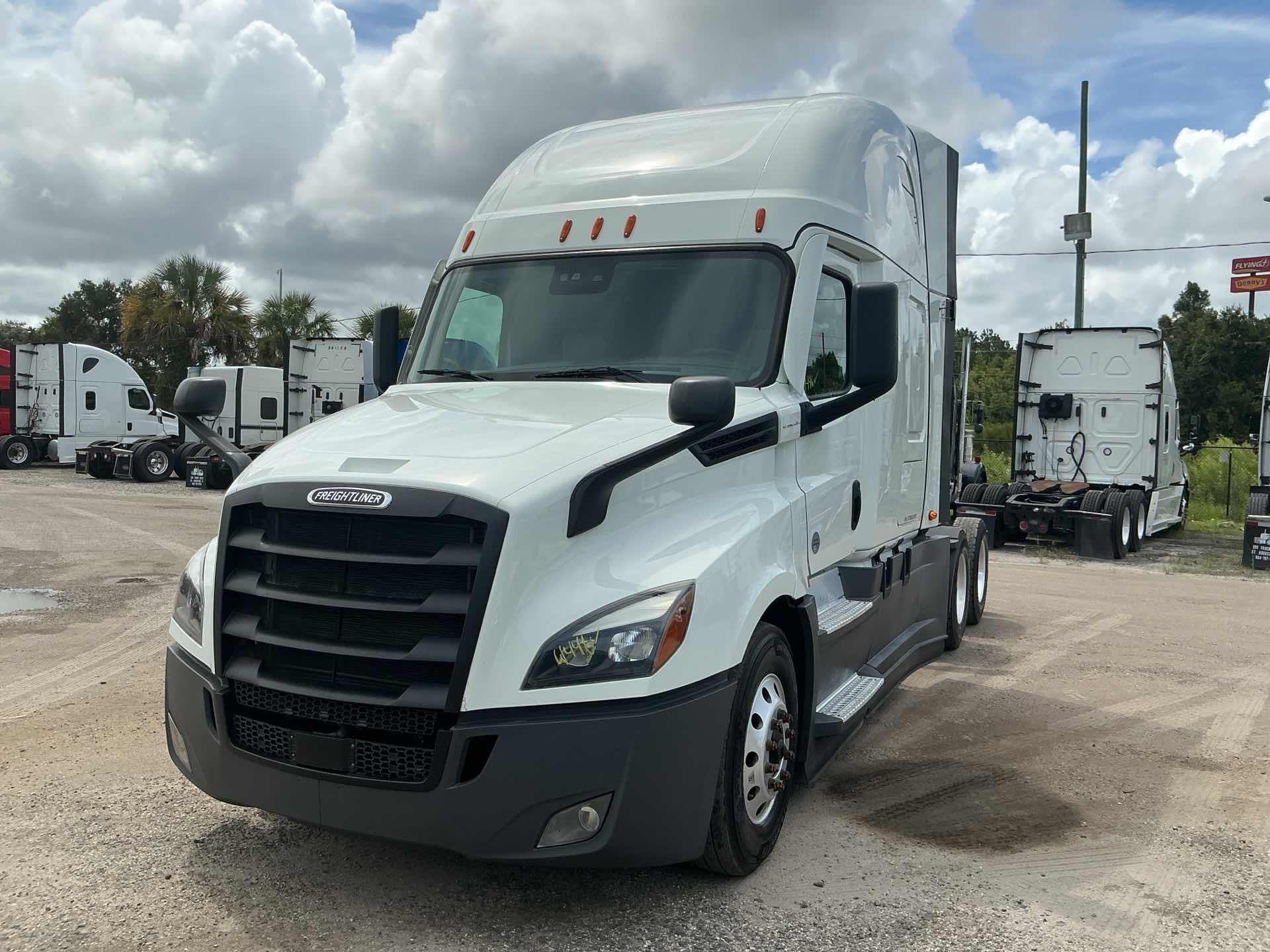 2022 Freightliner CASCADIA 126