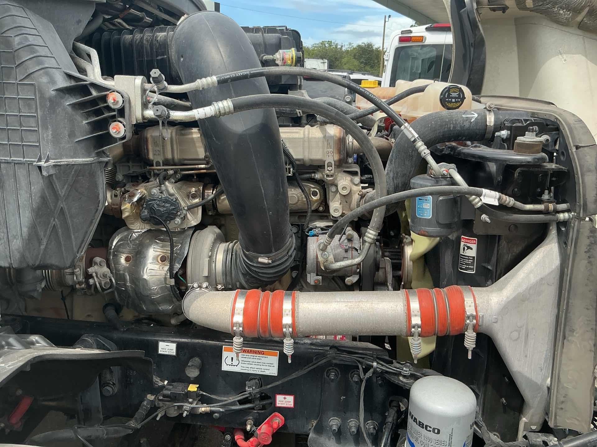 2022 Freightliner CASCADIA 126