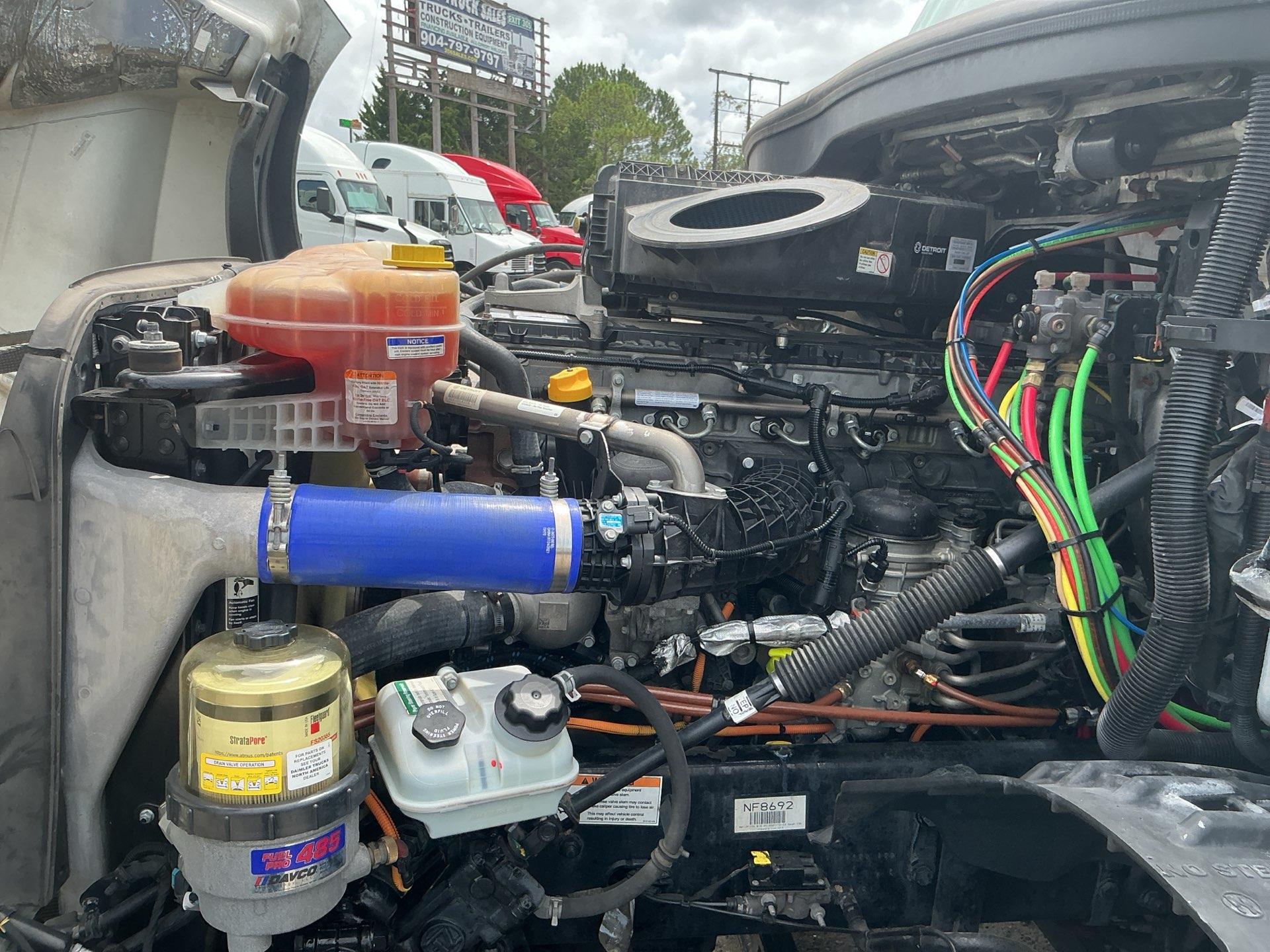 2022 Freightliner CASCADIA 126