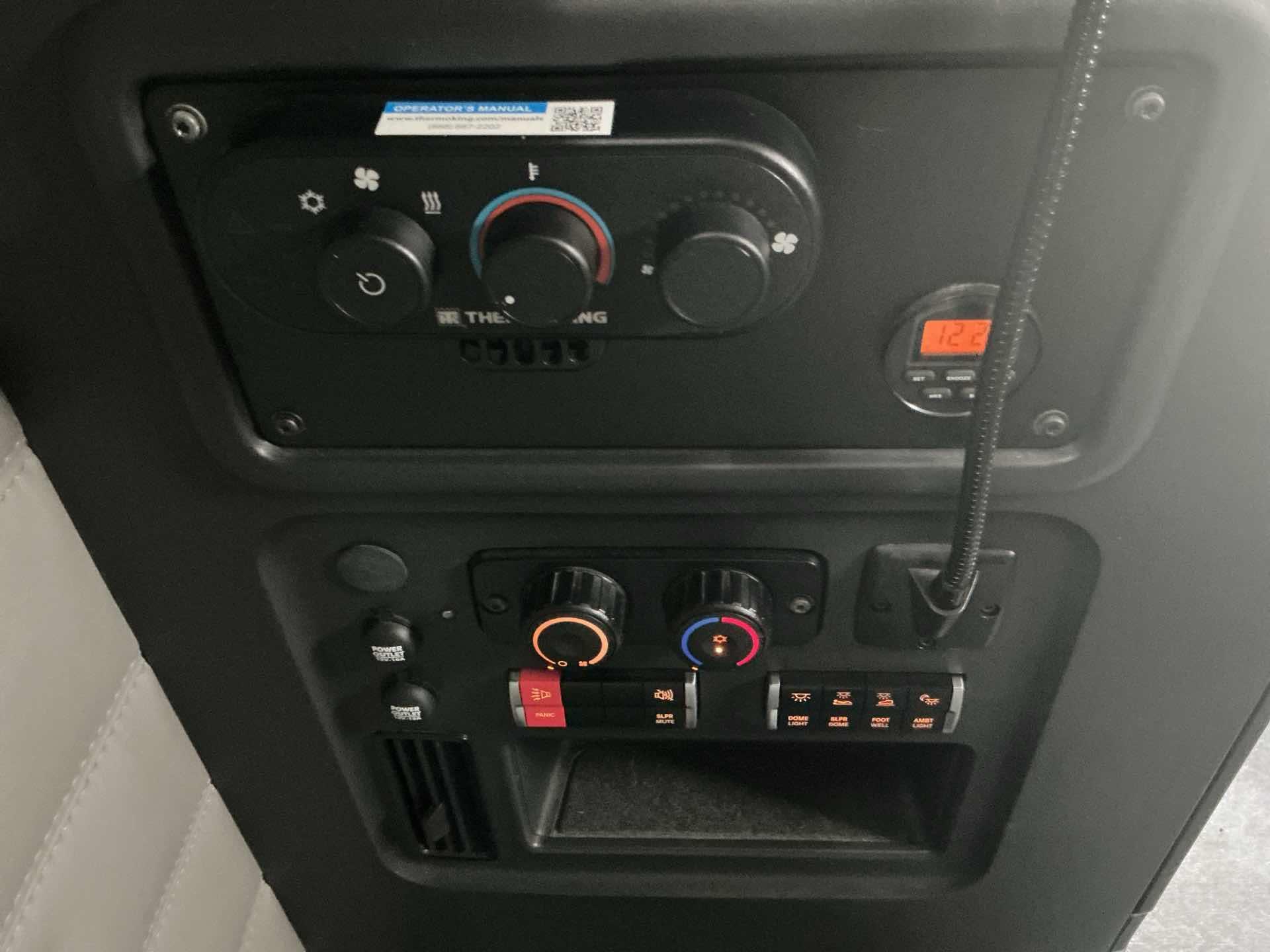 2022 Freightliner CASCADIA 126
