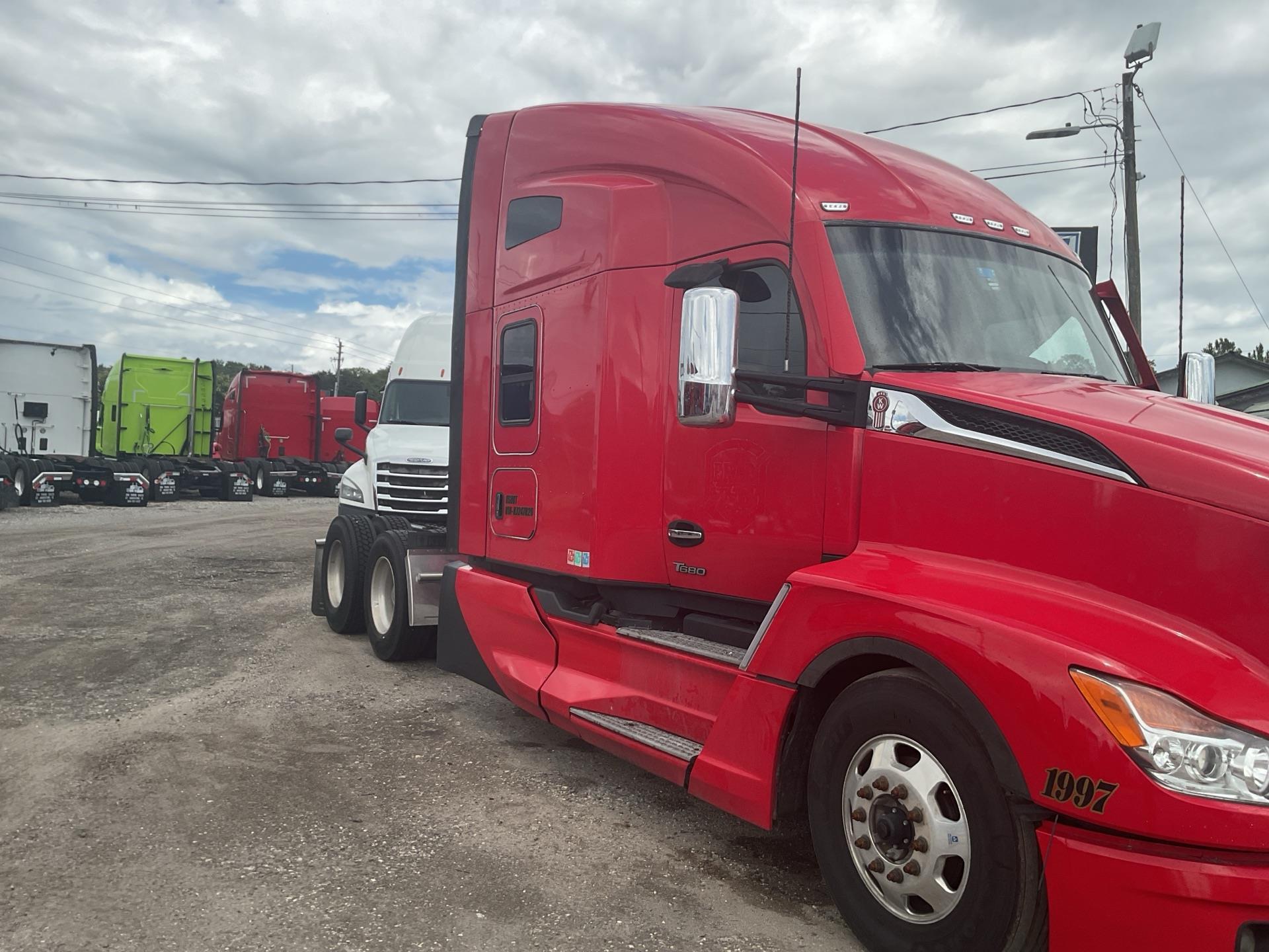 2023 Kenworth T680