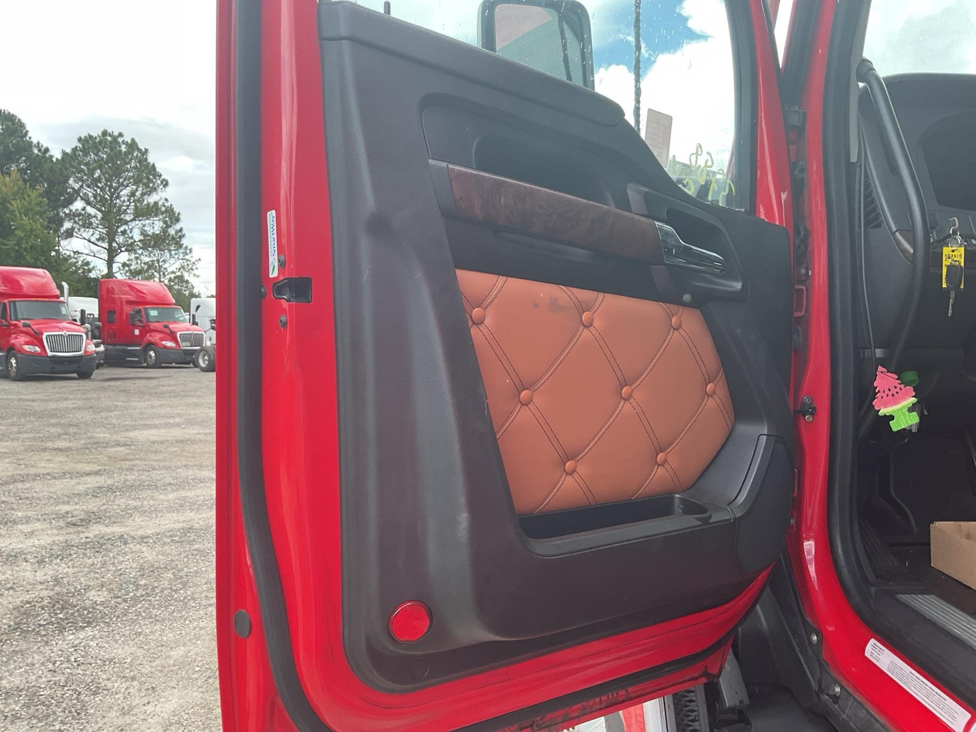 2023 Kenworth T680