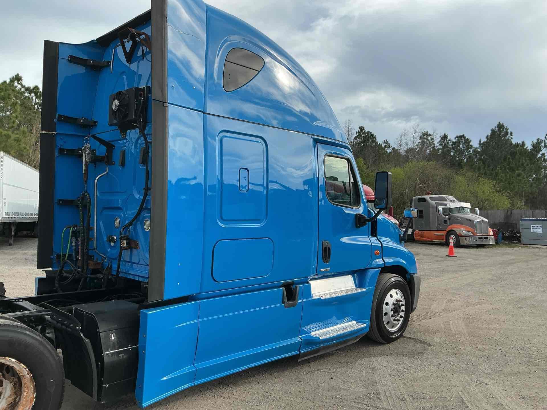 2018 Freightliner Cascadia 125