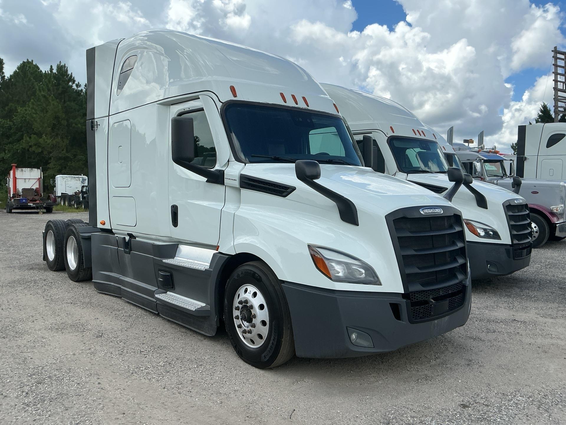 2023 Freightliner CASCADIA 126