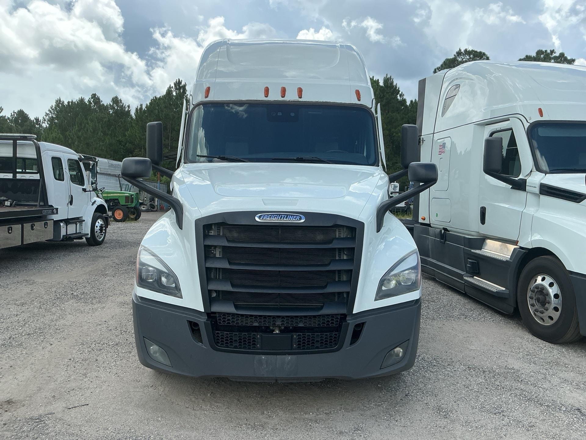 2023 Freightliner CASCADIA 126