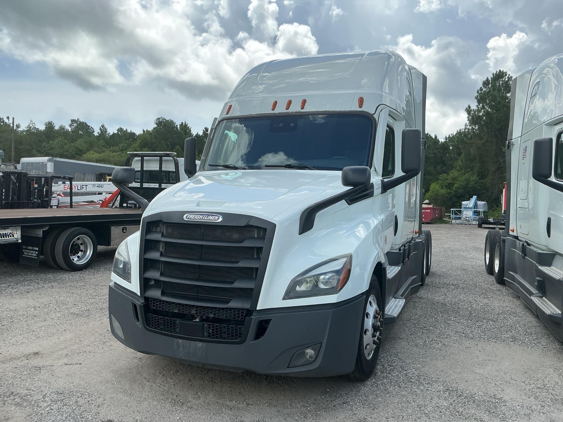2023 Freightliner CASCADIA 126