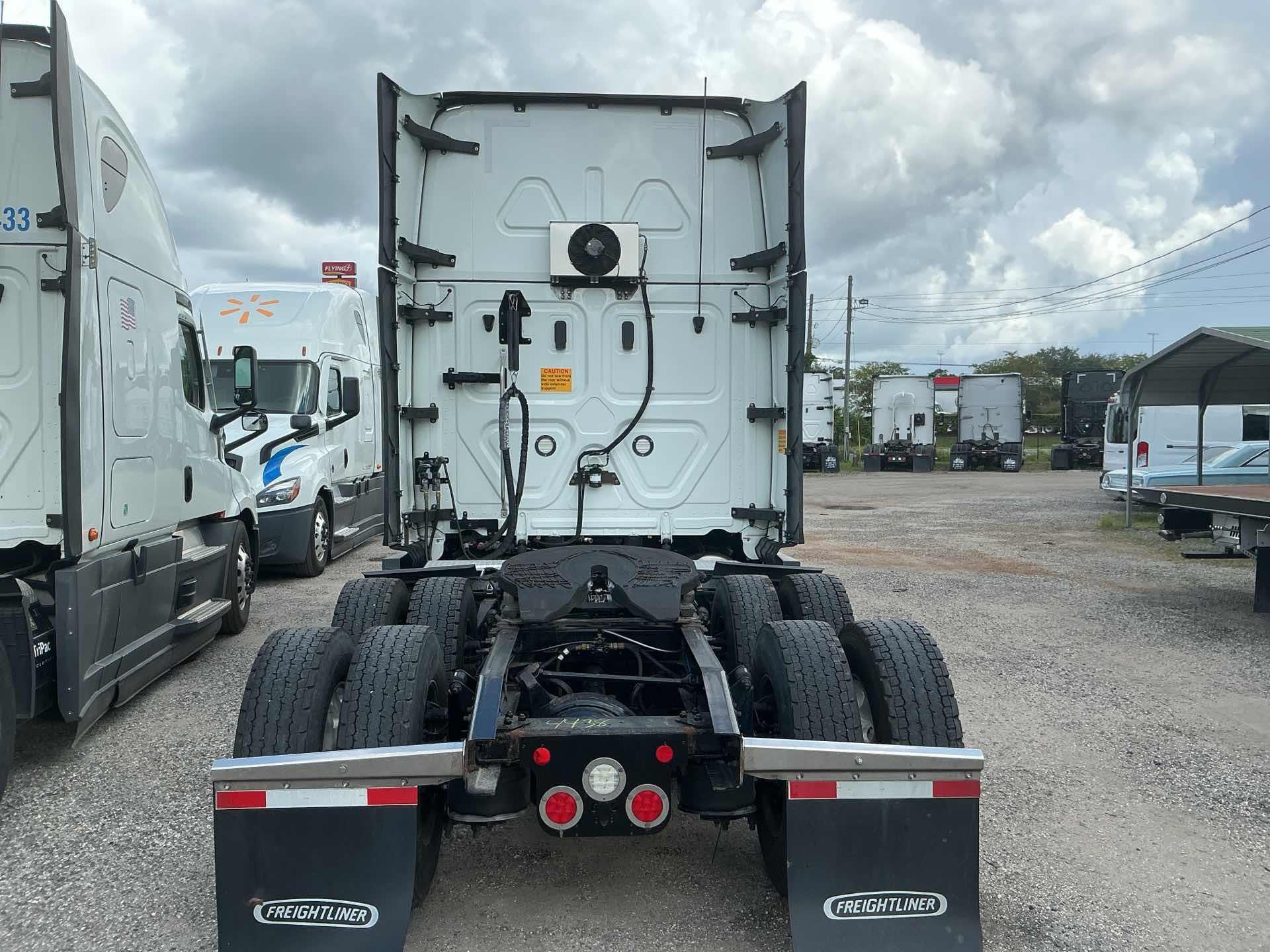 2023 Freightliner CASCADIA 126