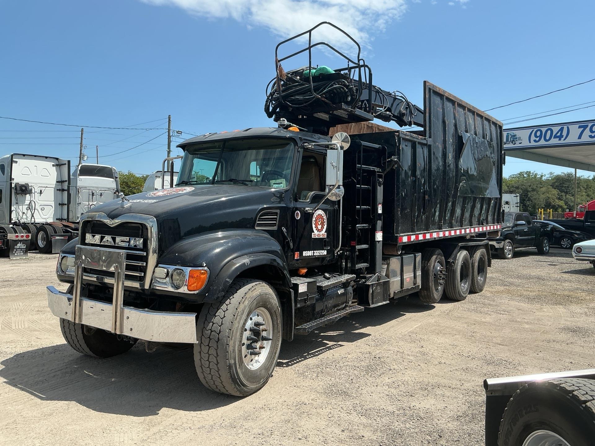 2005 Mack GU713