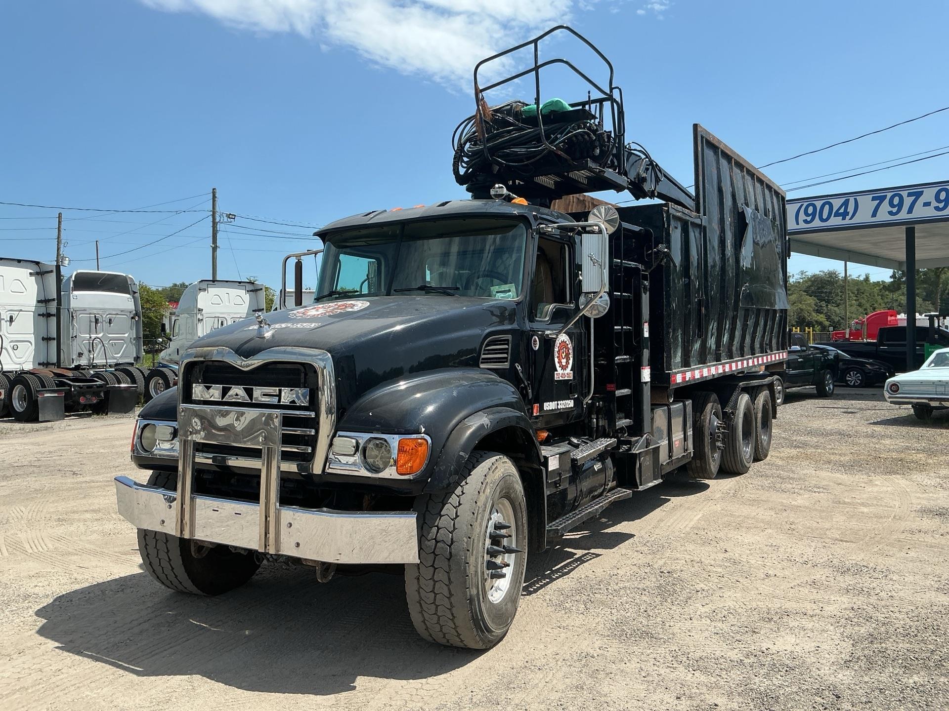 2005 Mack GU713
