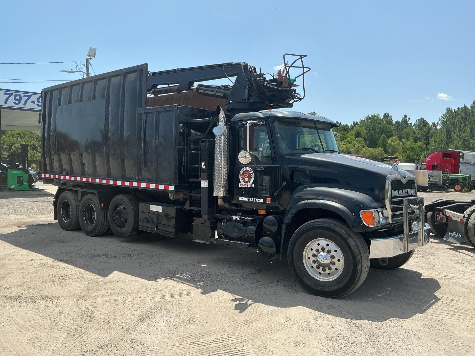 2005 Mack GU713