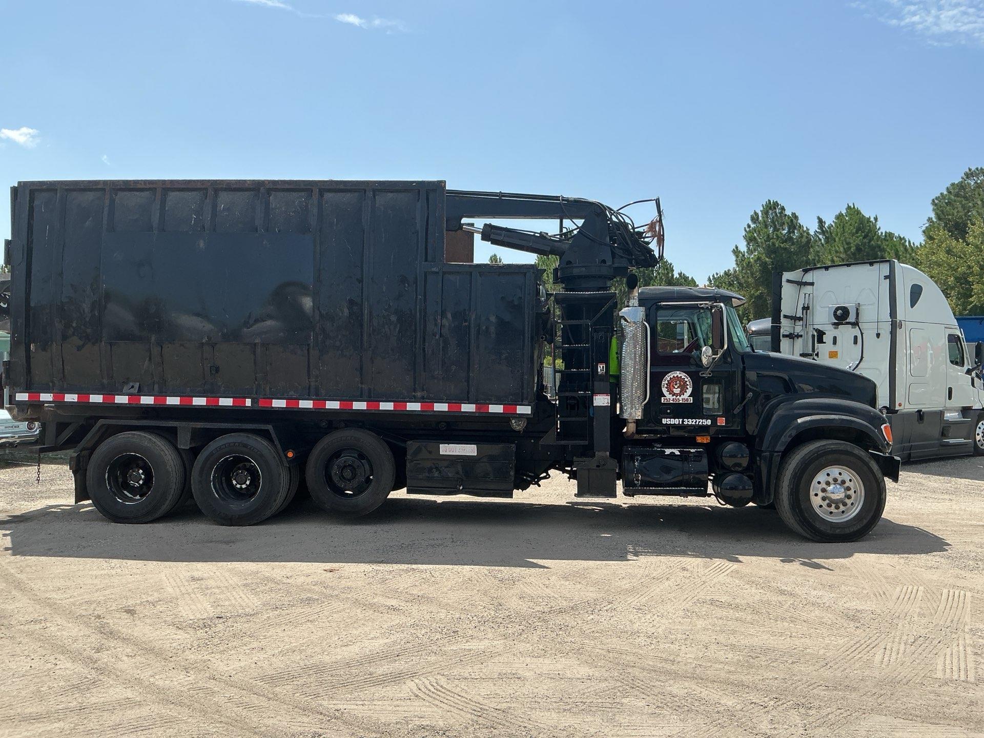 2005 Mack GU713