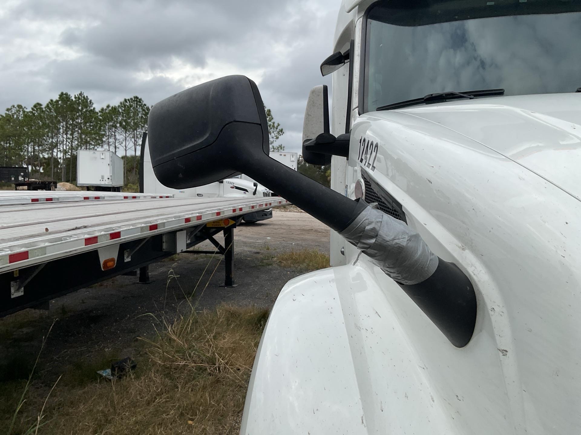 2023 Peterbilt 579