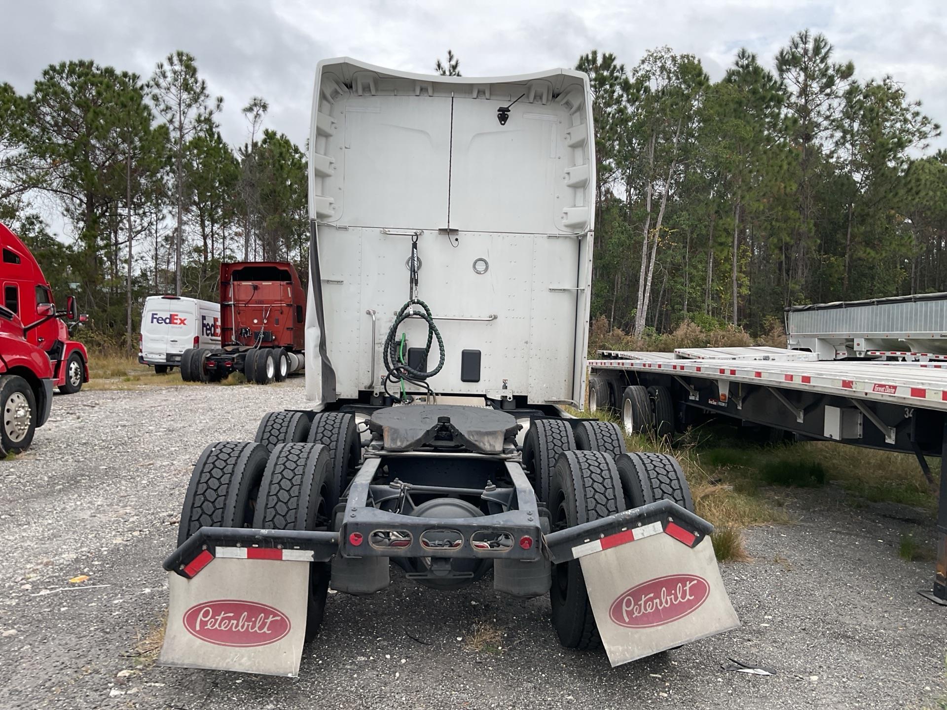 2023 Peterbilt 579