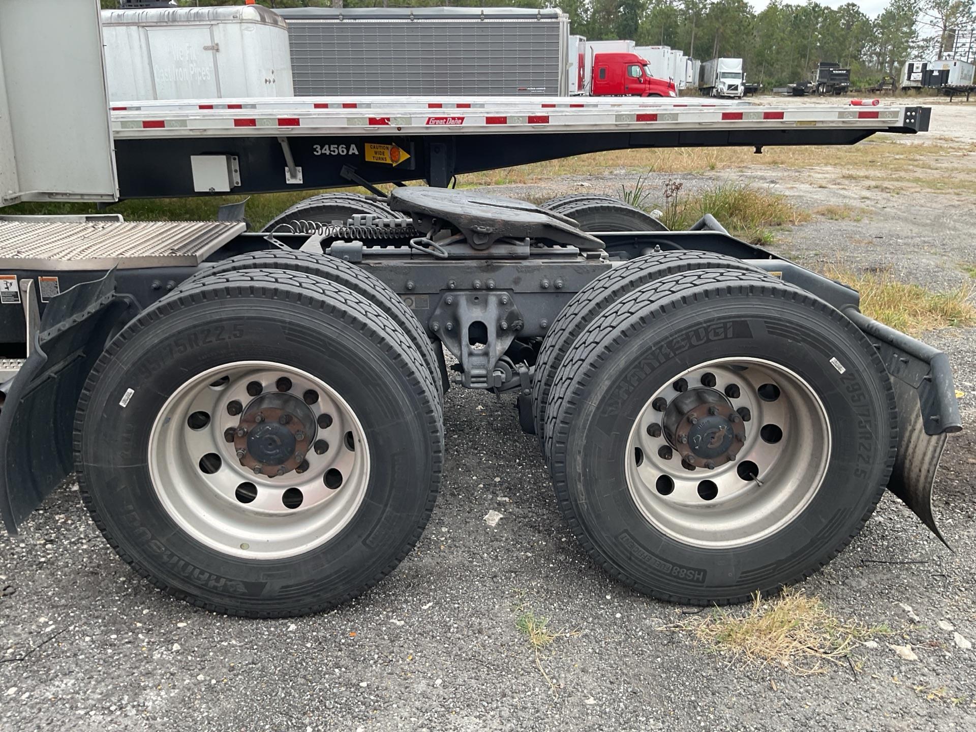 2023 Peterbilt 579