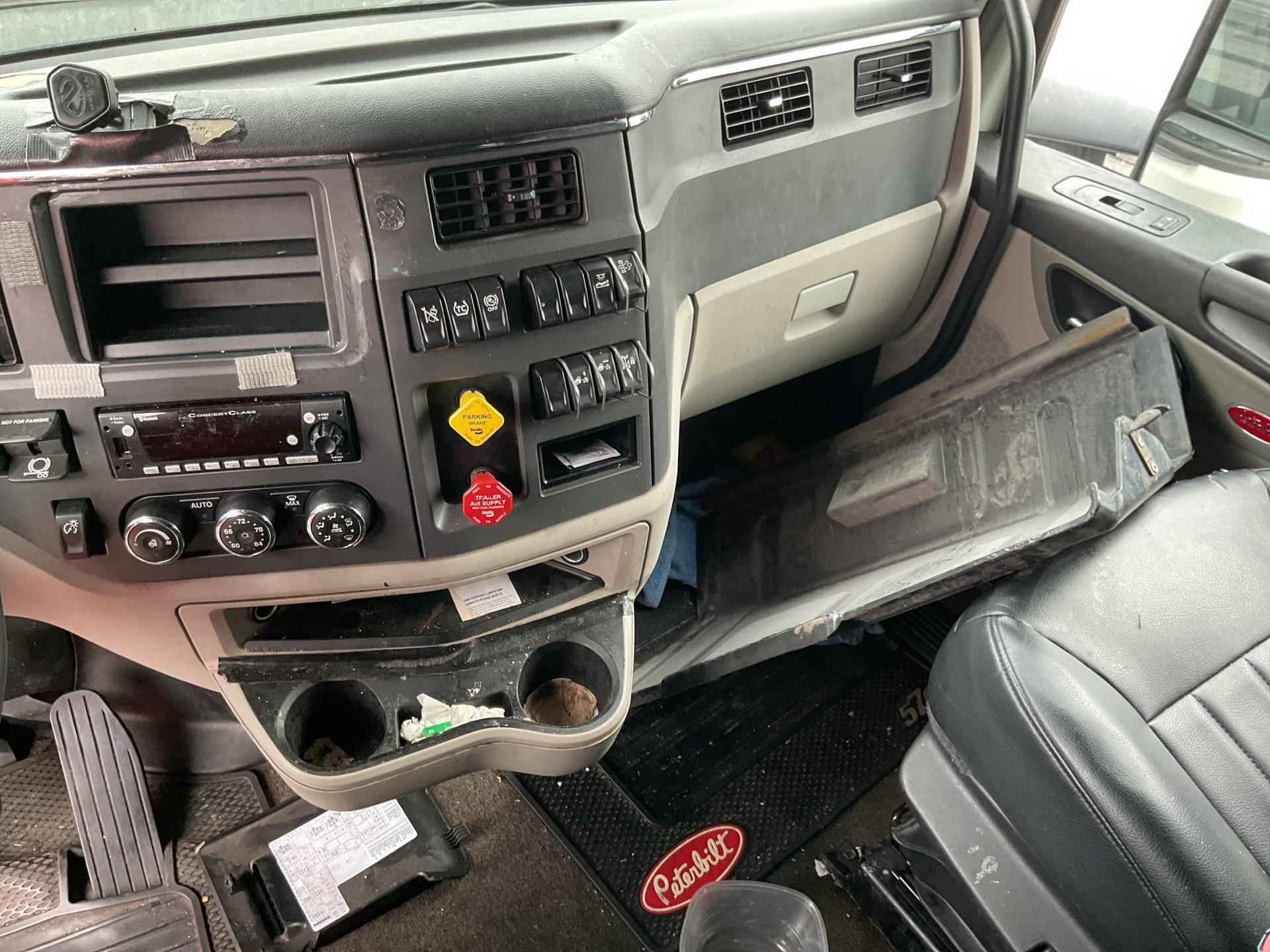 2023 Peterbilt 579