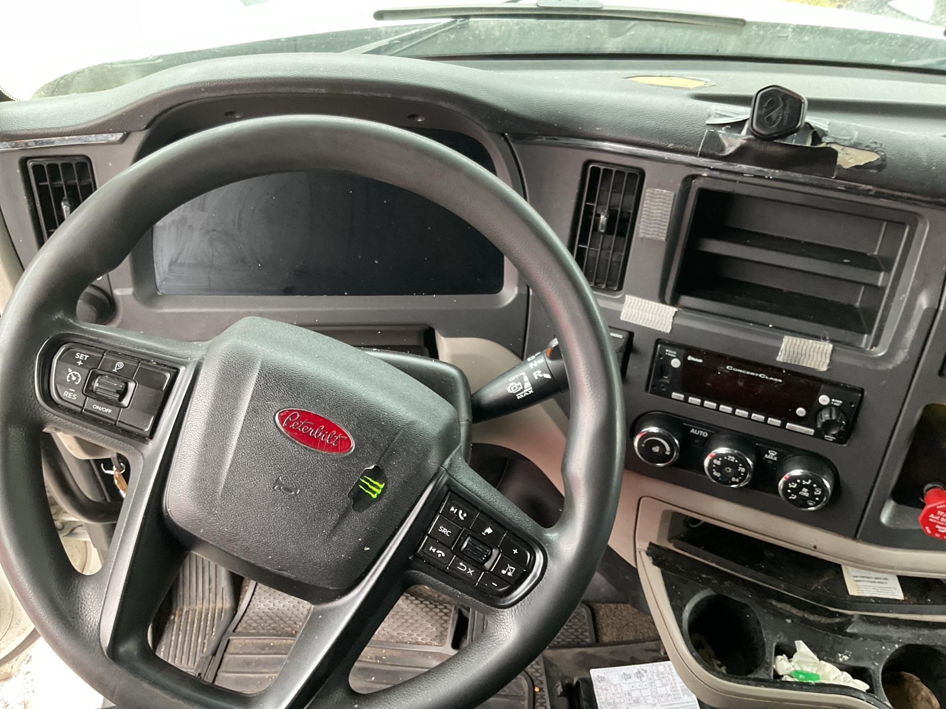 2023 Peterbilt 579