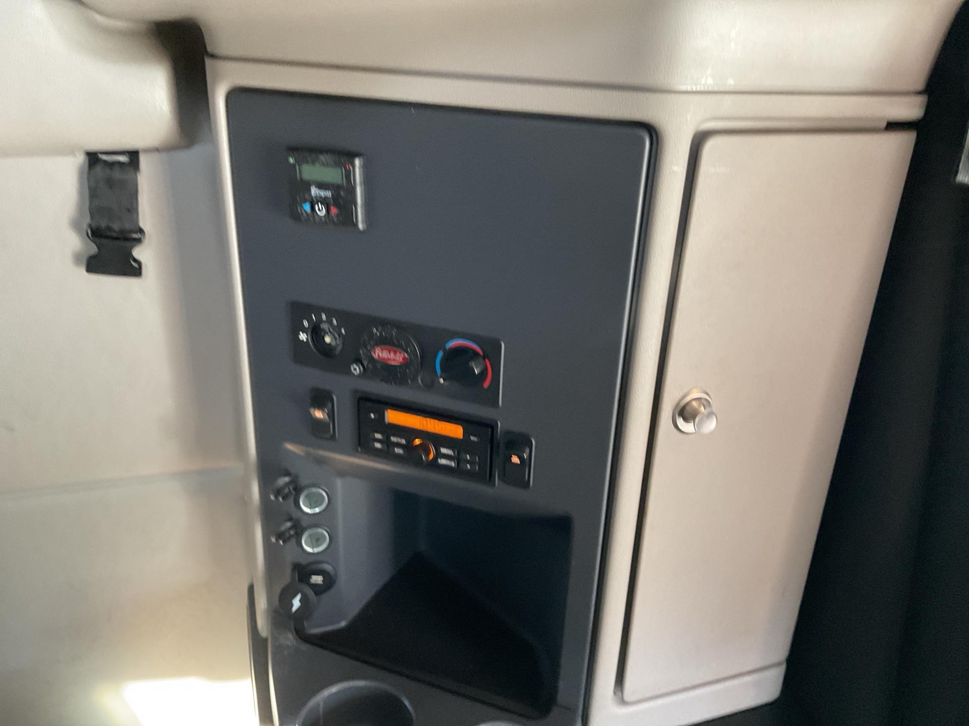 2023 Peterbilt 579