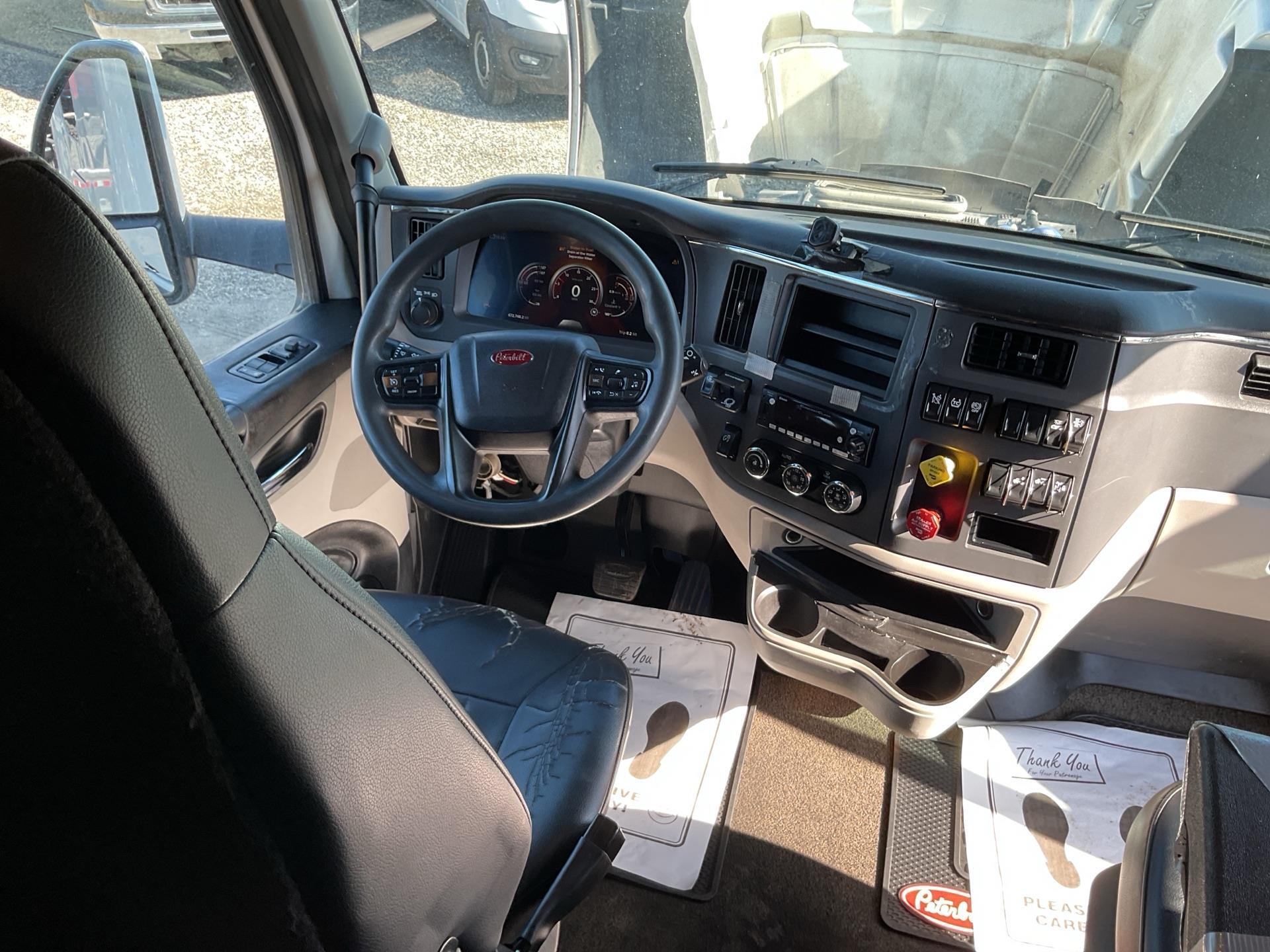 2023 Peterbilt 579