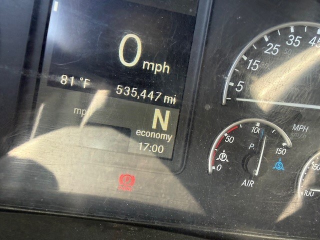 2021 Freightliner Cascadia 126