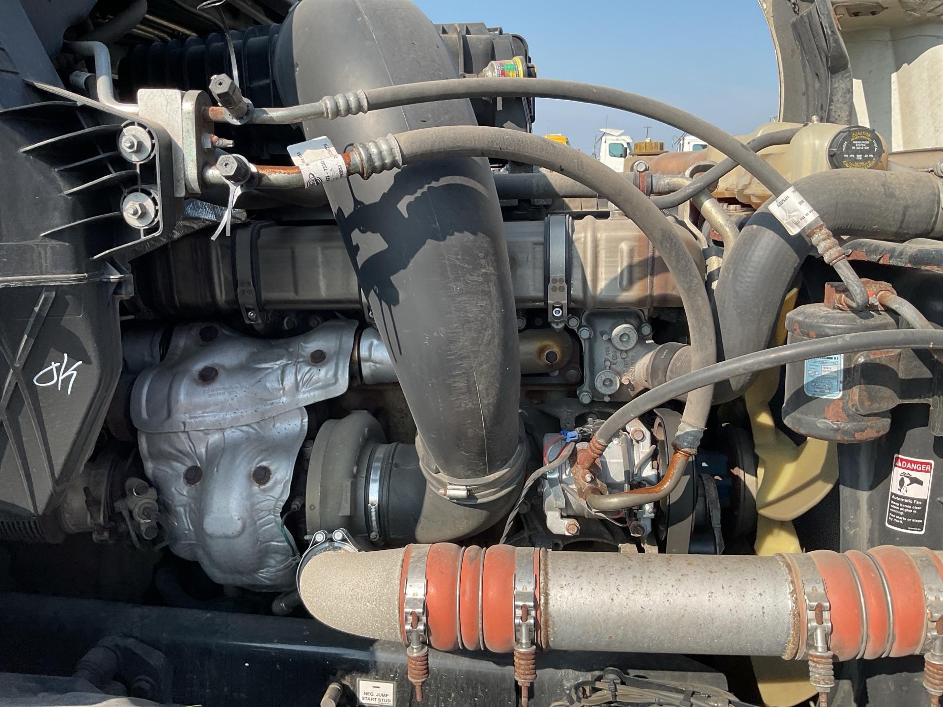2020 Freightliner CASCADIA 126