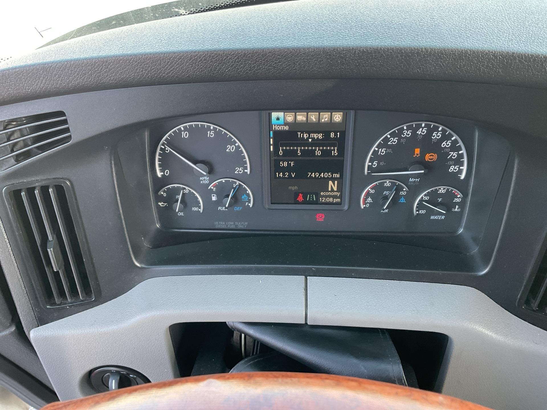 2020 Freightliner CASCADIA 126