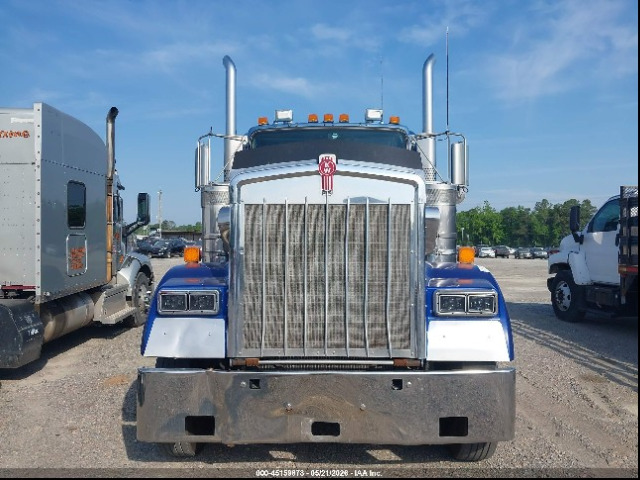 2019 Kenworth W900