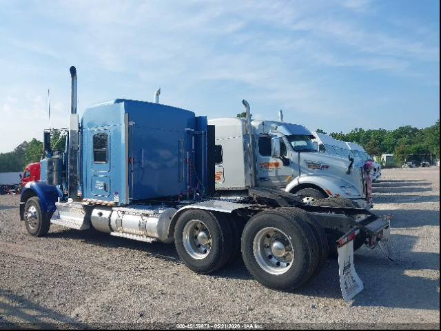 2019 Kenworth W900