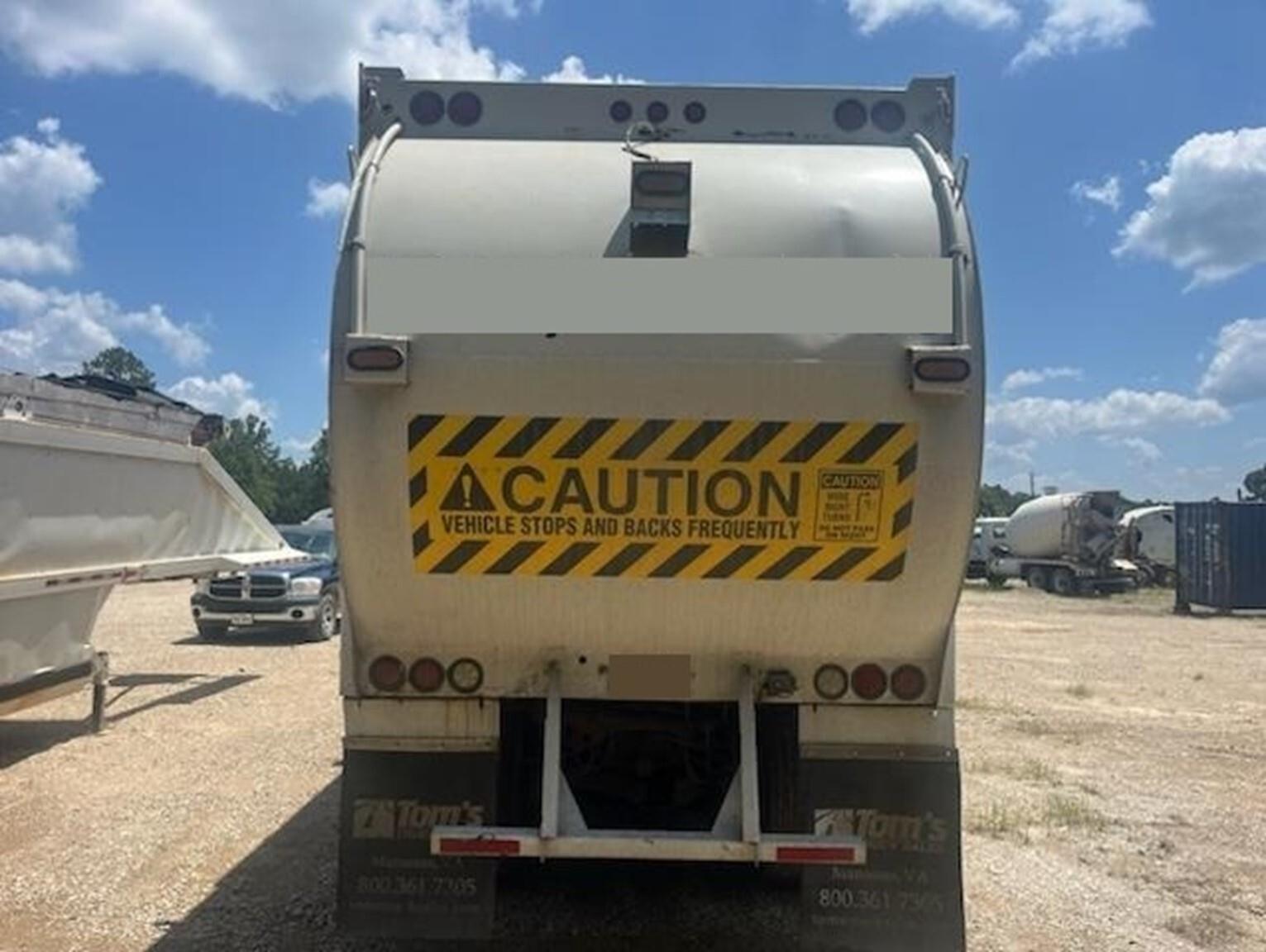 2003 Mack MR 40YD EZ
