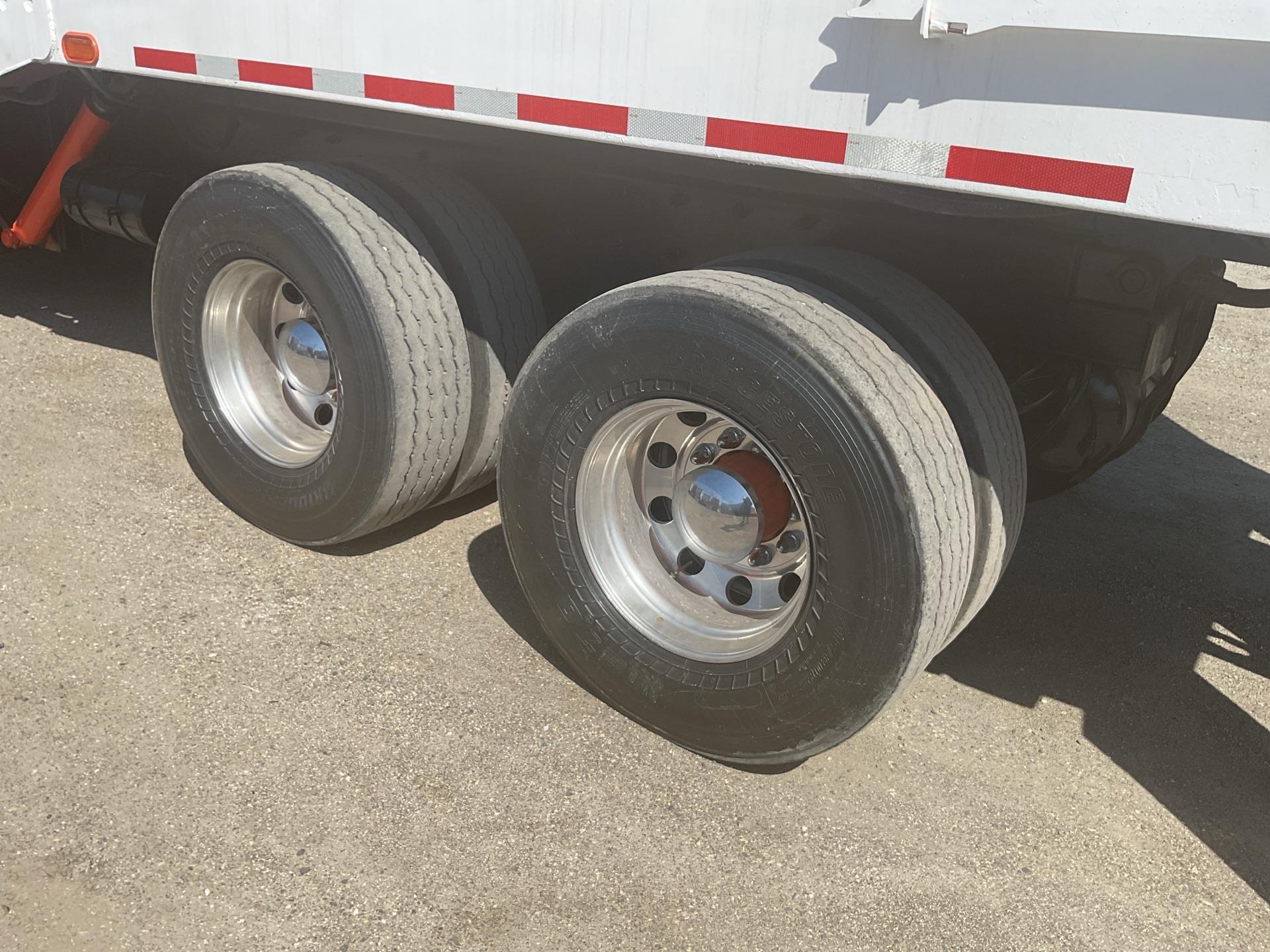 2013 Mack MRU613