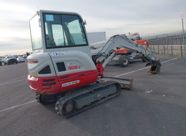 2019 Takeuchi TB235-2CR