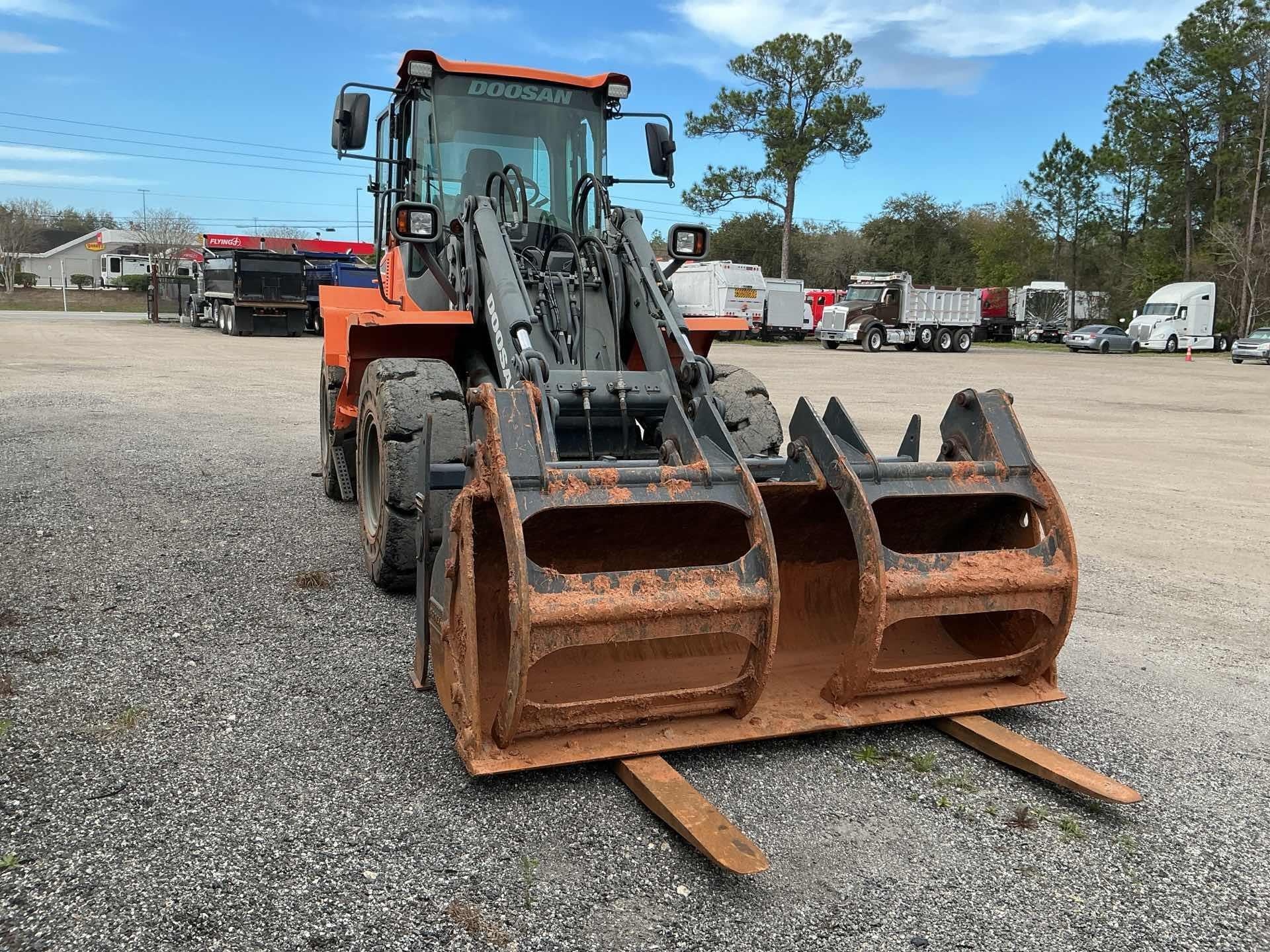 2020 Doosan DL200TC2-5-US210