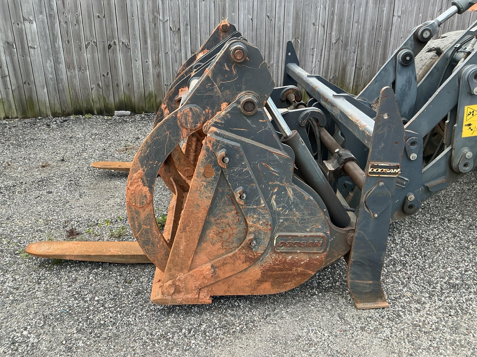 2020 Doosan DL200TC2-5-US210