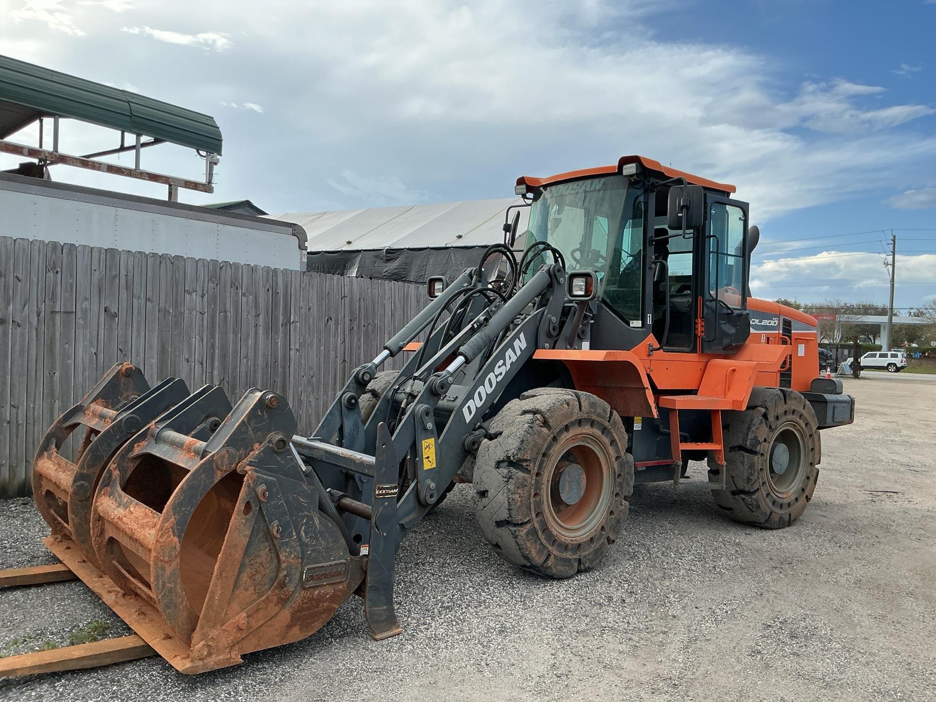 2020 Doosan DL200TC2-5-US210