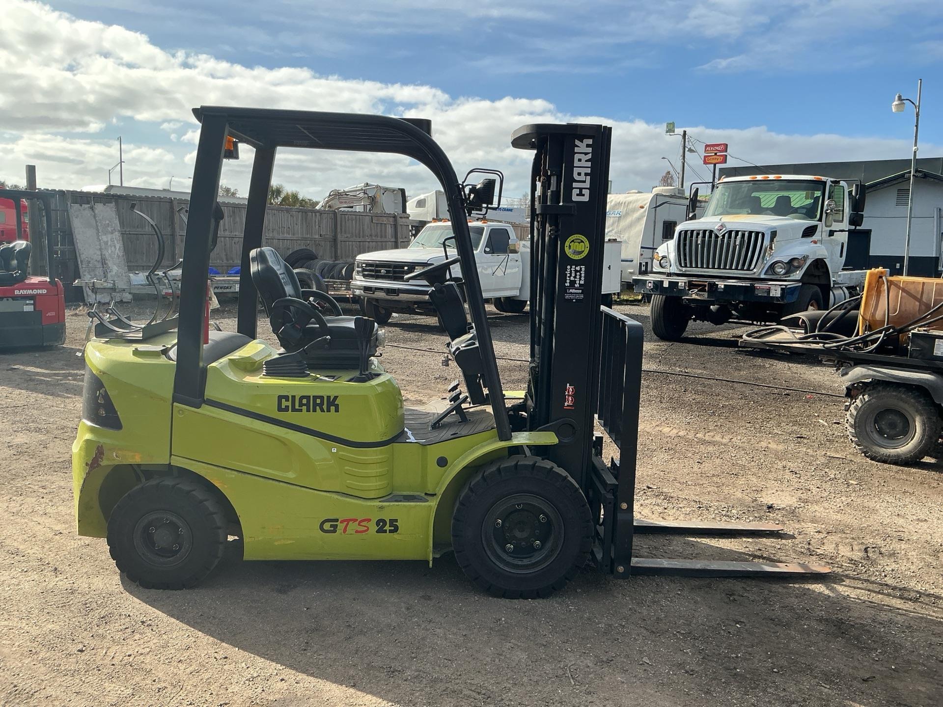 2020 Clark GTS25
