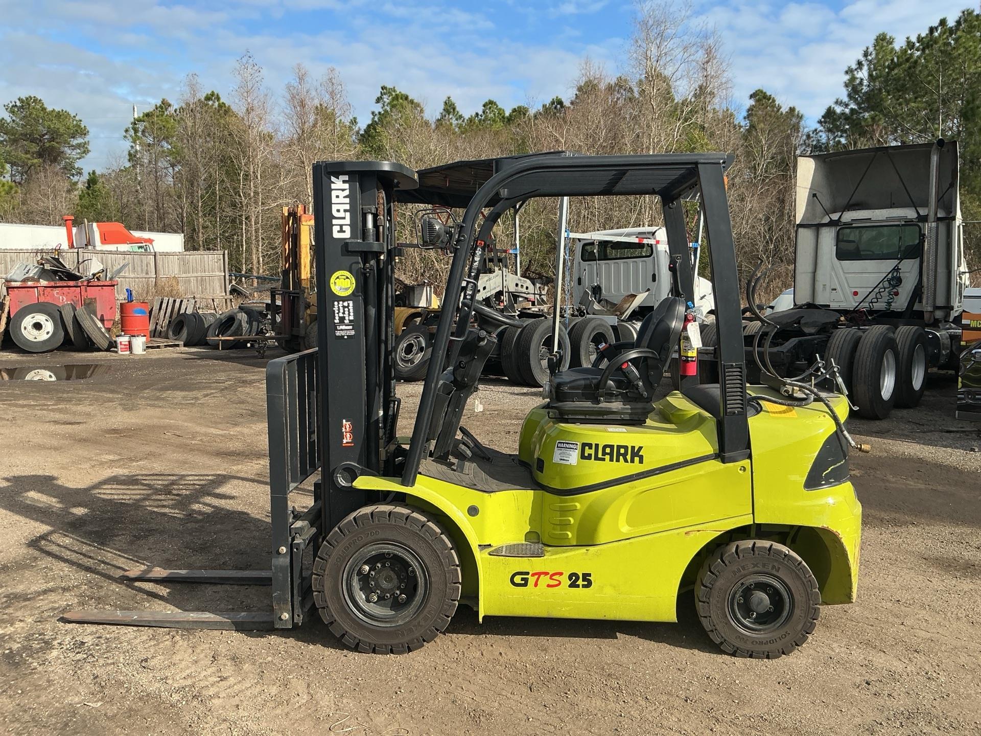 2020 Clark GTS25
